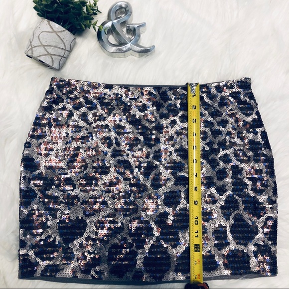EXPRESS Sequin Leopard Mini Skirt - Picture 4 of 5
